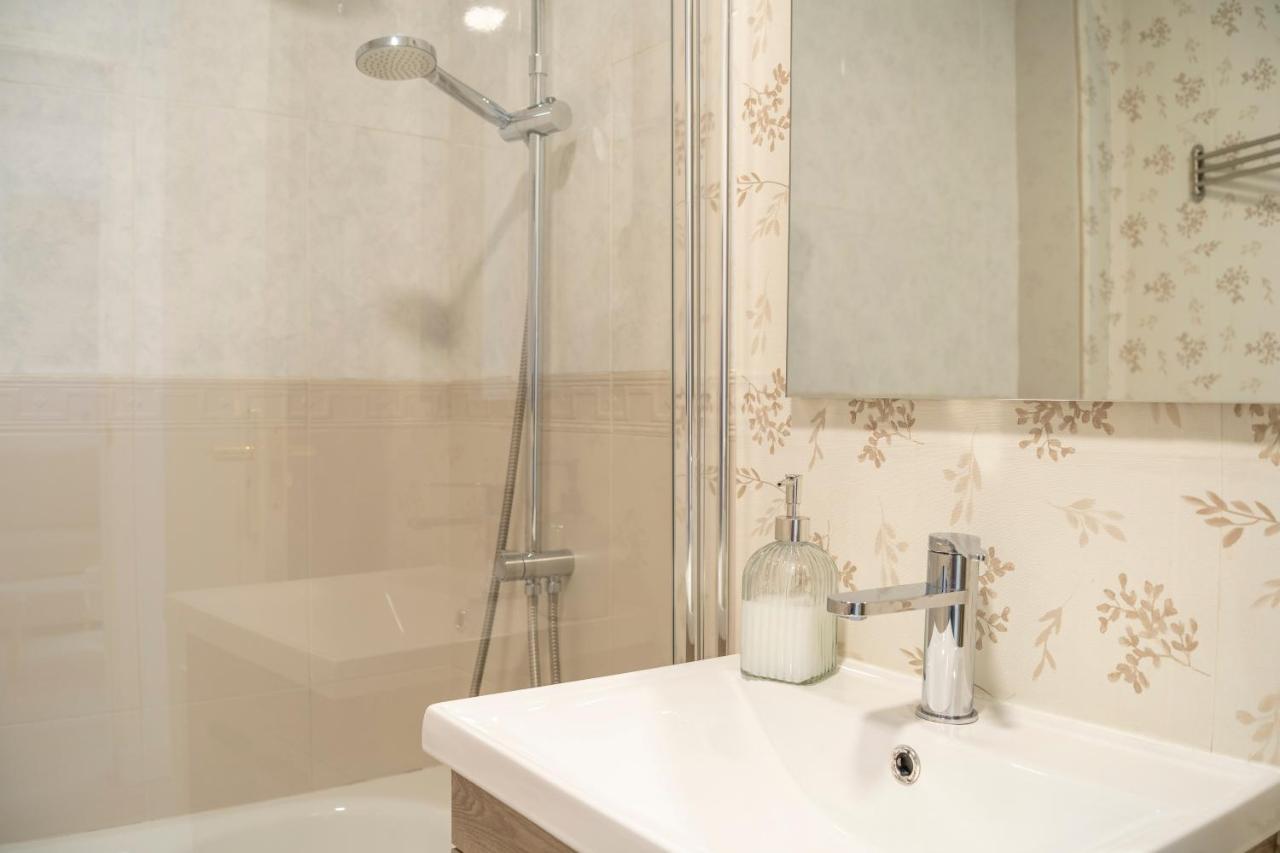 - Center B&c Apartment